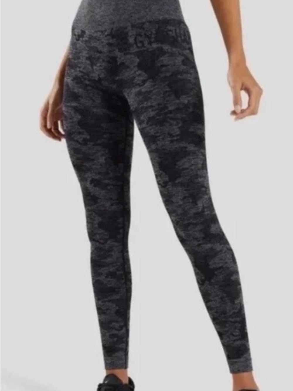 Gymshark 24 inseam Dark Gray Heather Camo Adapt Leggings butt shaper size small